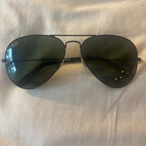 Ray-Ban Black Aviator Sunglasses